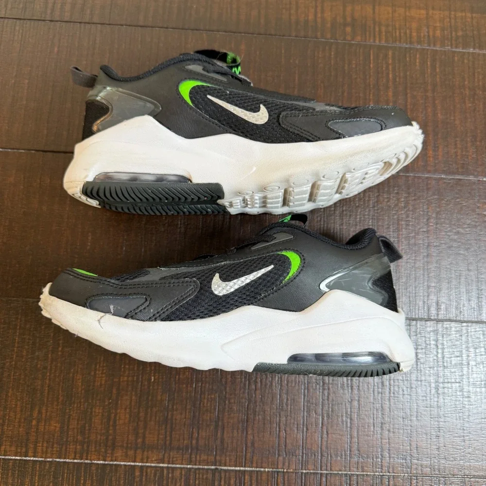 Nike Air Max Bolt Kids Size 3Y Black Green Running Shoes Sneakers CW1627-006